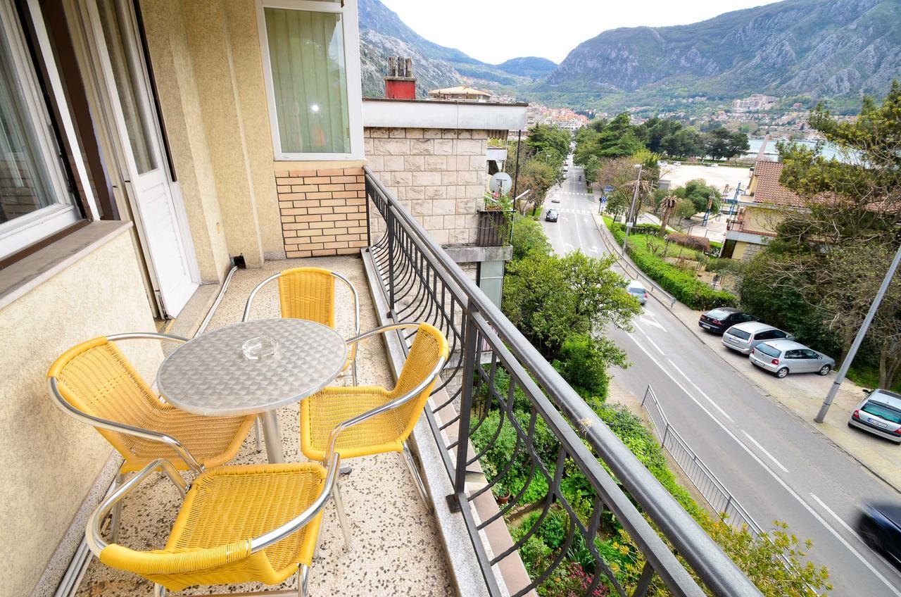Central Apartment Kotor Luaran gambar