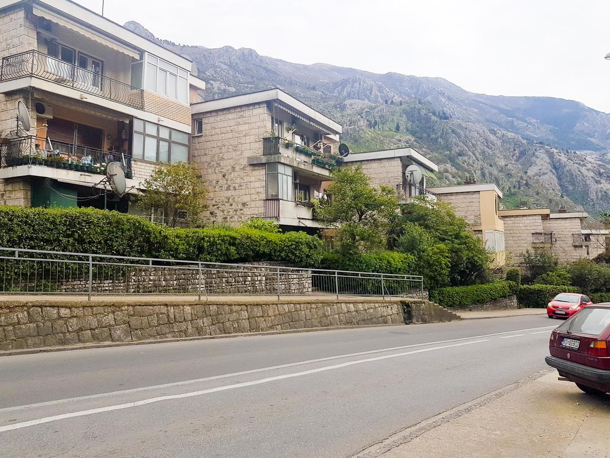 Central Apartment Kotor Luaran gambar